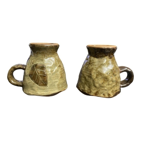 Buncheong Casting
Dark Leaf Mug 2 - Picture 7 of 11